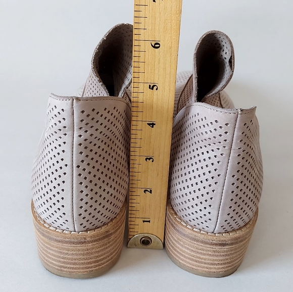 Eileen Fisher Bootie Size 7 Perforated Nubuck Leather Neutral Ankle Stacked Heel - Picture 11 of 15